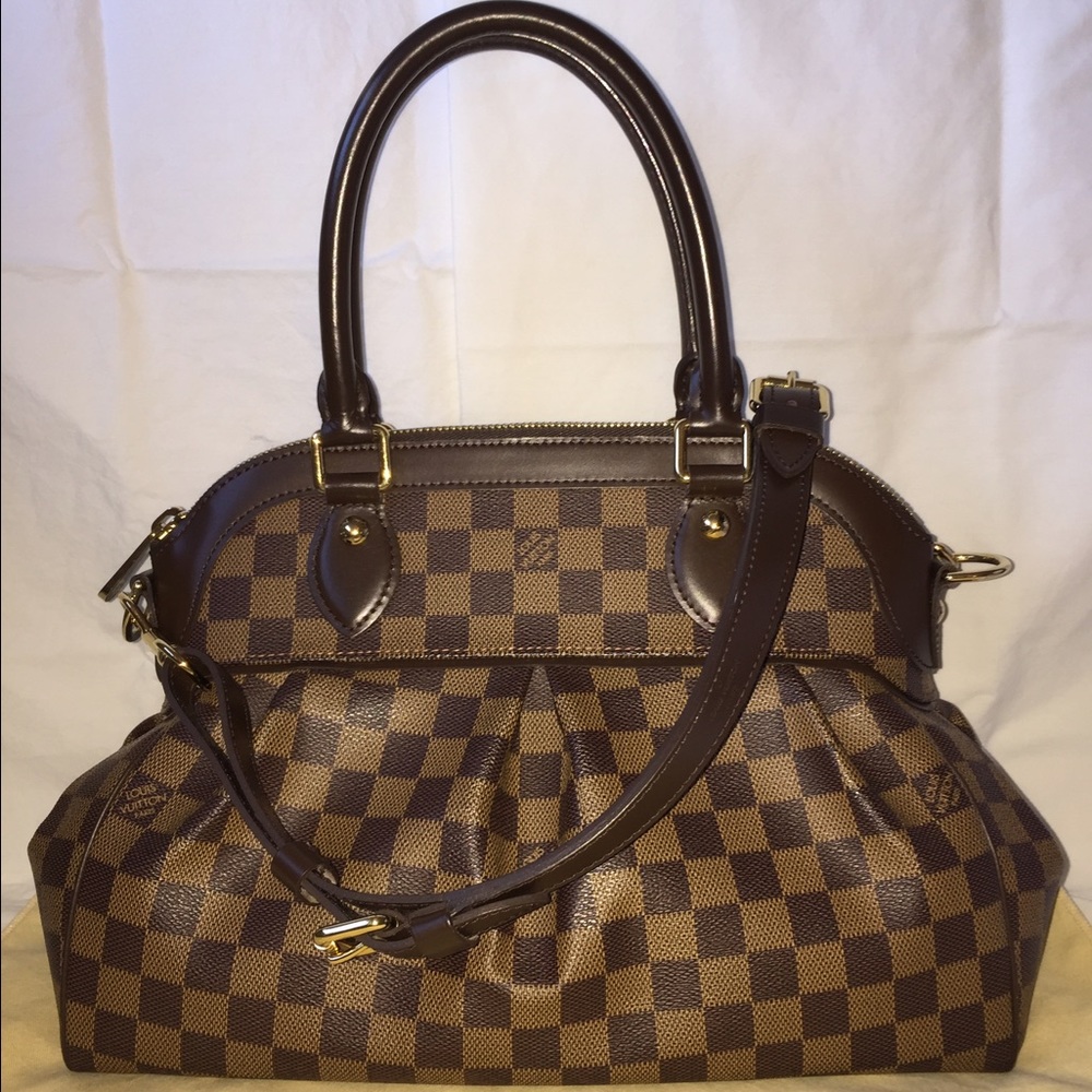 100% Authentic Louis Vuitton Damier Trevi PM.